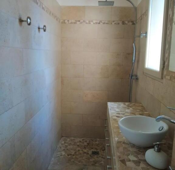 Proche Uzès Petit Gîte Avec Grande Cuisine D été Et Piscine