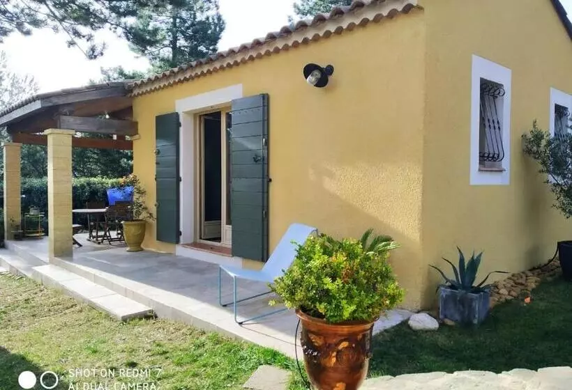 Proche Uzès Petit Gîte Avec Grande Cuisine D été Et Piscine