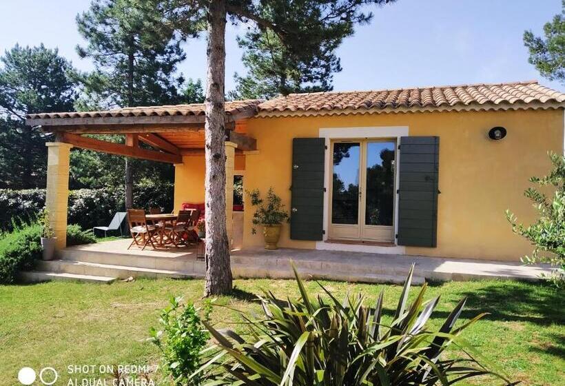 Proche Uzès Petit Gîte Avec Grande Cuisine D été Et Piscine