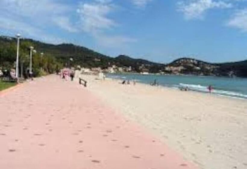 T3 Vue Mer Calme à La Madrague