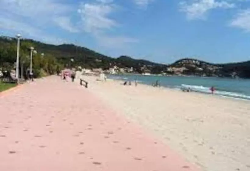 T3 Vue Mer Calme à La Madrague