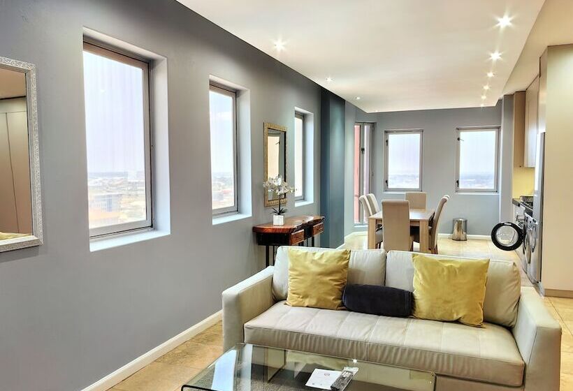 4 On Pritchard Luxury Suites