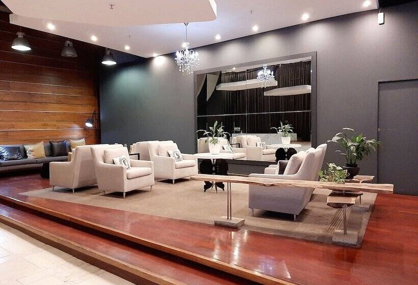 4 On Pritchard Luxury Suites