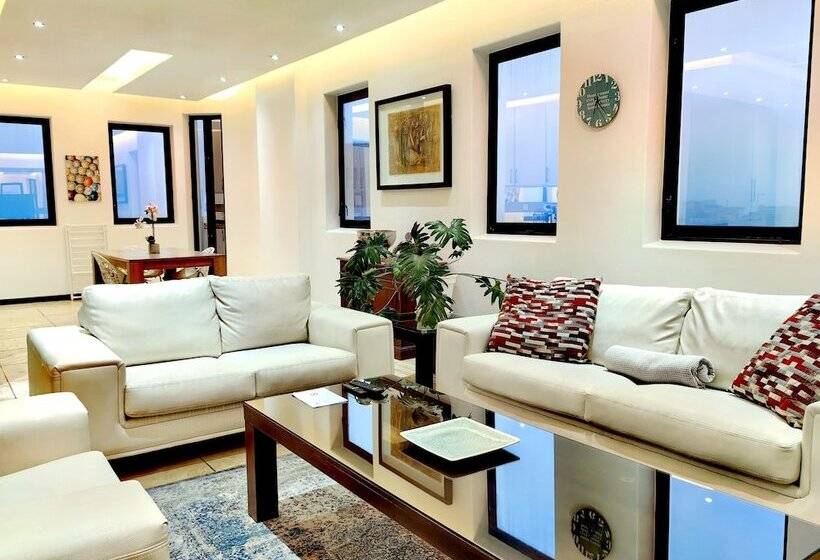 4 On Pritchard Luxury Suites