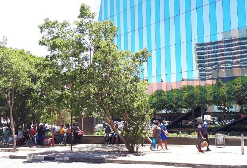 4 On Pritchard Luxury Suites