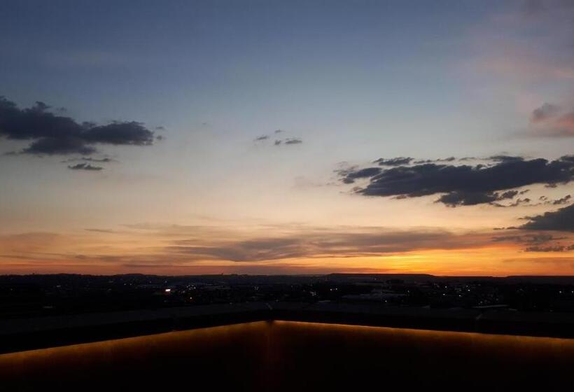 4 On Pritchard Luxury Suites