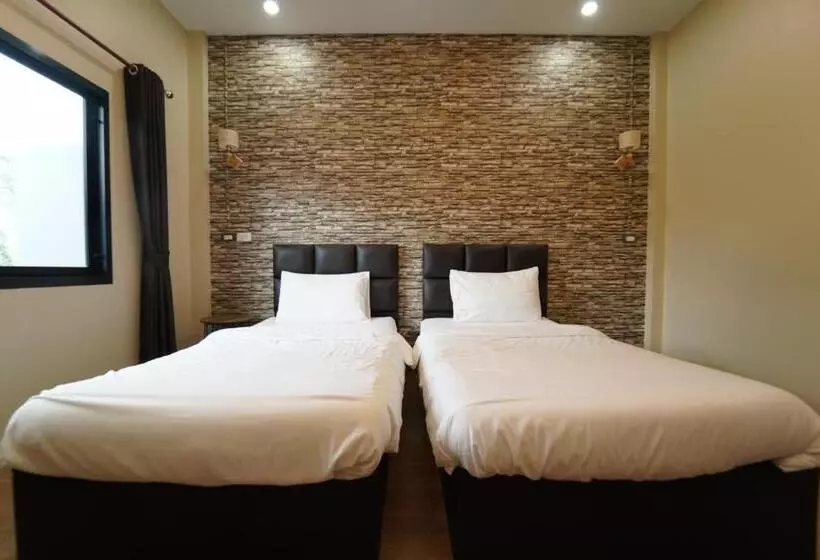 Chillax Khaosok Hostel   Sha Certified