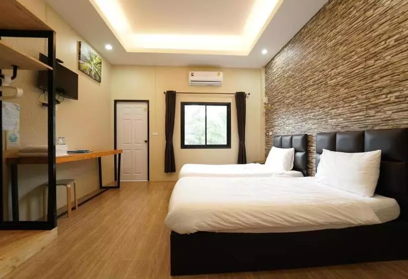 Chillax Khaosok Hostel   Sha Certified