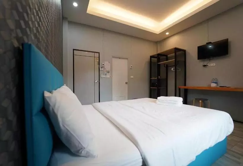 Chillax Khaosok Hostel   Sha Certified