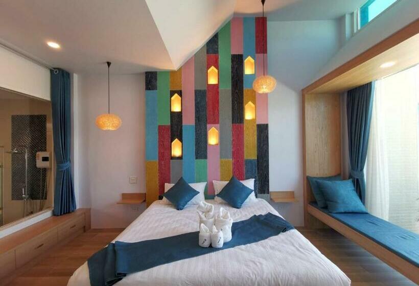 هتل เดอะชาลี The Charlie