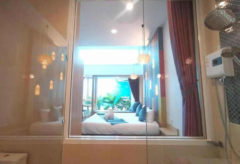 هتل เดอะชาลี The Charlie