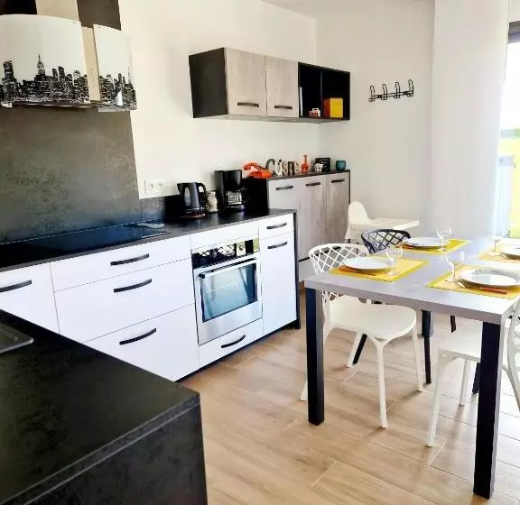 Le Gîte City Haut De Gamme, Jardin, Piscine