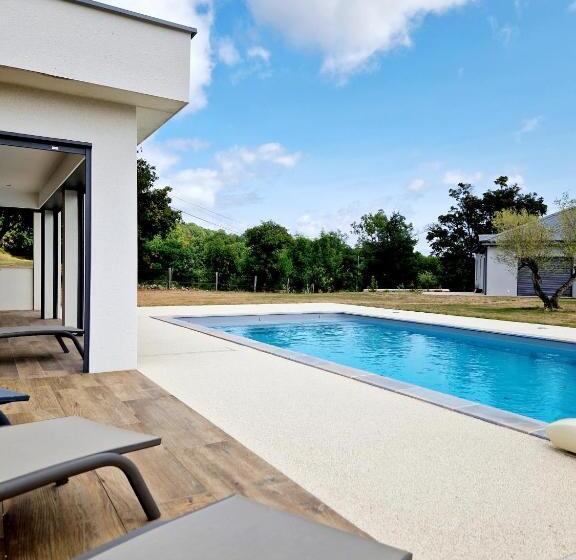 Le Gîte City Haut De Gamme, Jardin, Piscine