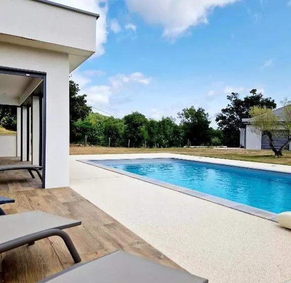 Le Gîte City Haut De Gamme, Jardin, Piscine