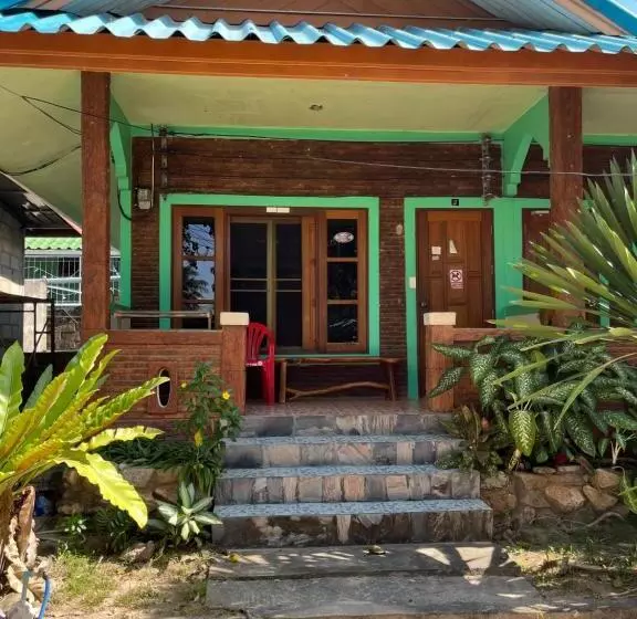 ペンション P Un House