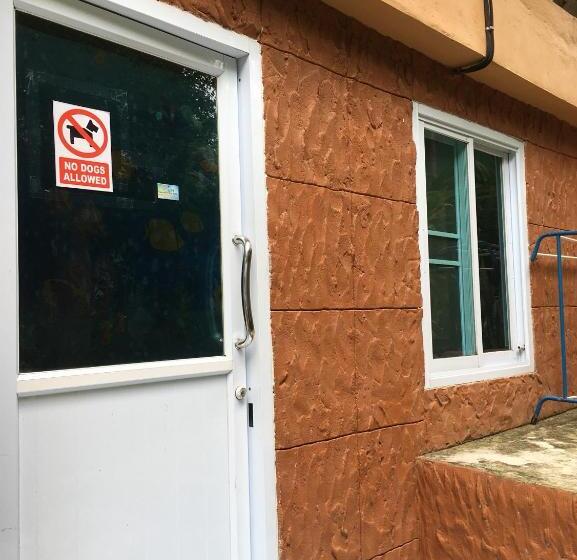 پانسیون P Un House