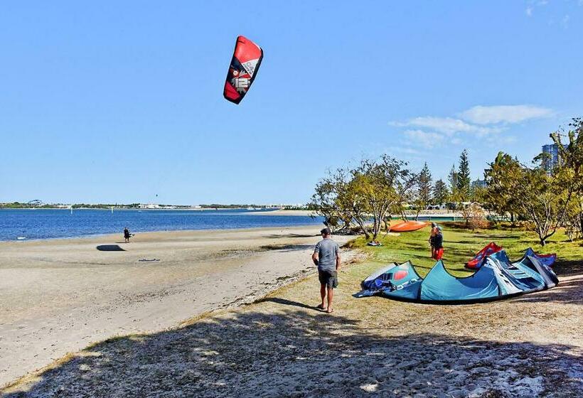 Santa Fe By The Broadwater