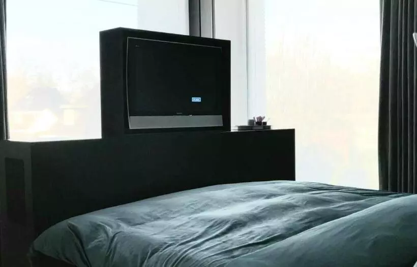 Aamiaismajoitus (B&B) Bed & Wellness Boxtel, Luxe Kamer Met Airco En Eigen Badkamer, Ligbad