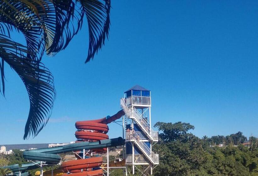 בית מלון כפרי Piazza Diroma Flats Para Temporada