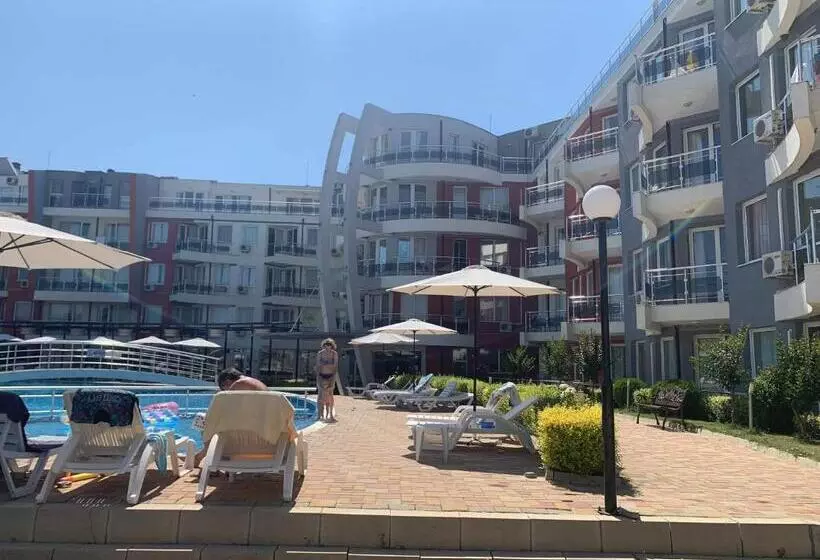 ホテル Private Apartment In Emberli Apart