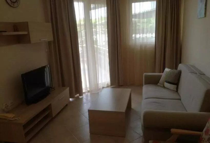 ホテル Private Apartment In Emberli Apart