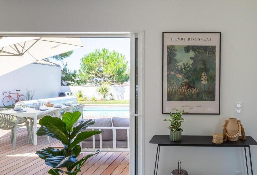 Magnifique Récente Villa De Charme Avec Piscine