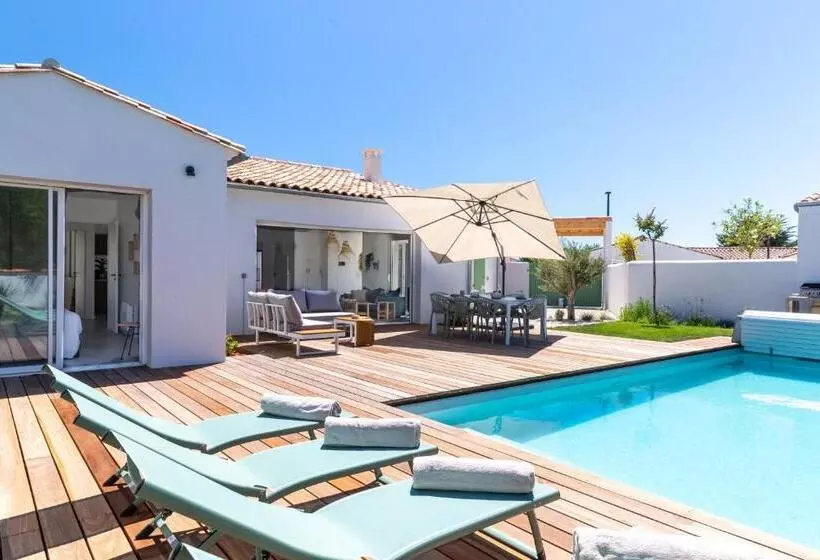 Magnifique Récente Villa De Charme Avec Piscine