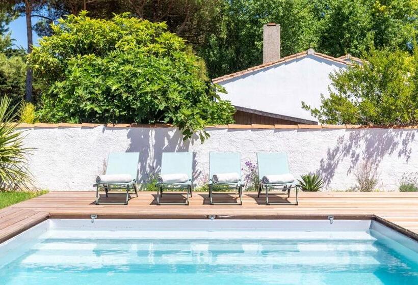 Magnifique Récente Villa De Charme Avec Piscine