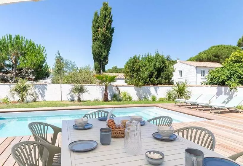 Magnifique Récente Villa De Charme Avec Piscine