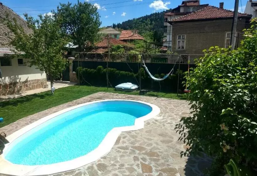 リゾートホテル къща за гости с минерална вода терма асклепий