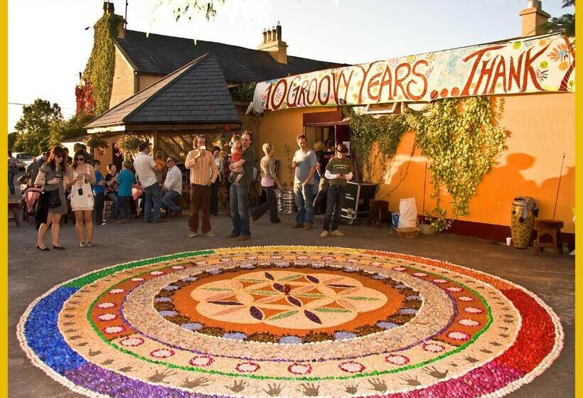 3 Bed Apartment/explore The Area/enjoy Our Pub