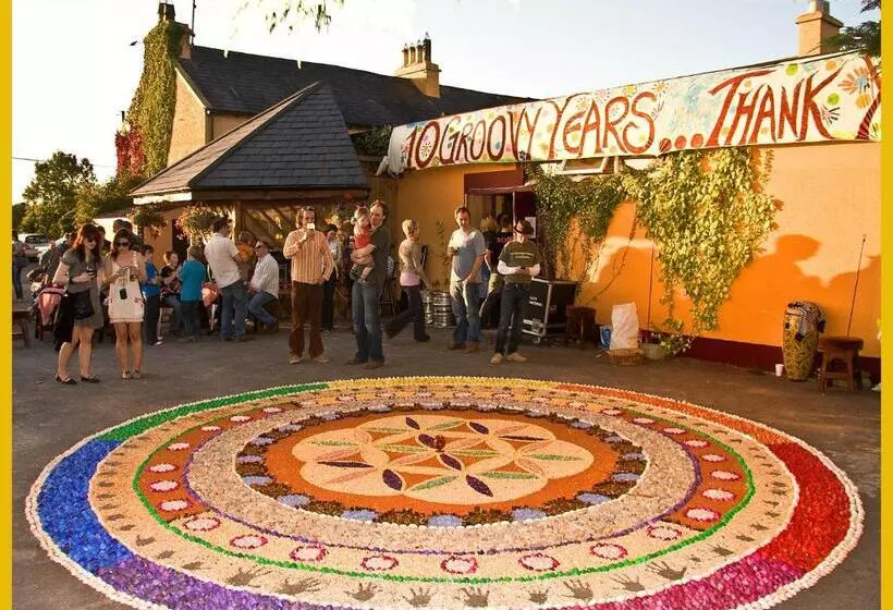 3 Bed Apartment/explore The Area/enjoy Our Pub