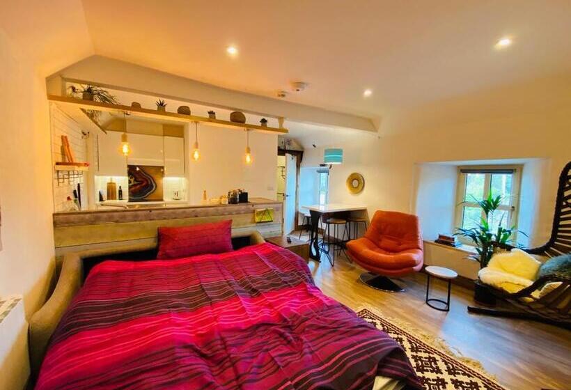 3 Bed Apartment/explore The Area/enjoy Our Pub