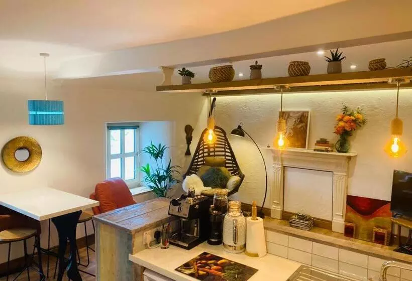 3 Bed Apartment/explore The Area/enjoy Our Pub