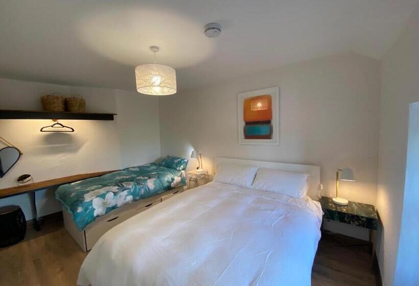 3 Bed Apartment/explore The Area/enjoy Our Pub