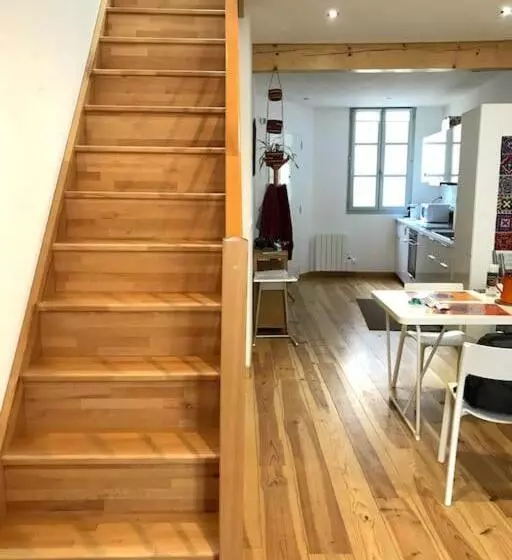 Agréable Maison Au Centre Historique De Foix Avec Garage