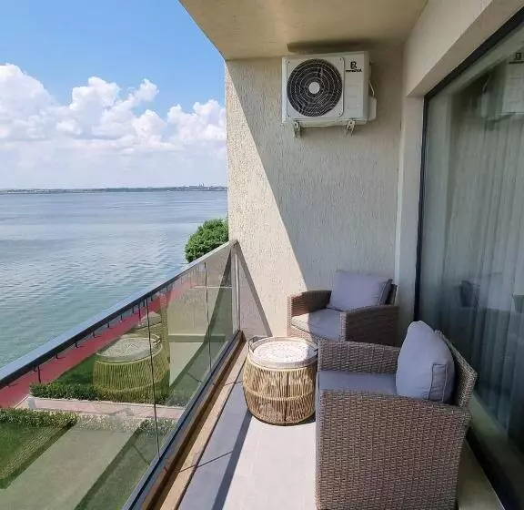 Deluxe Lake View
