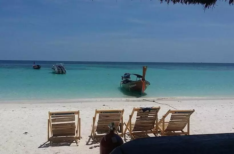 Hotelli Forra Pattaya Beach Front Bungalow