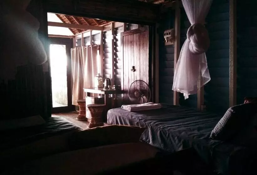 Hotelli Forra Pattaya Beach Front Bungalow