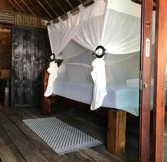 בית מלון כפרי Forra Pattaya Beach Front Bungalow