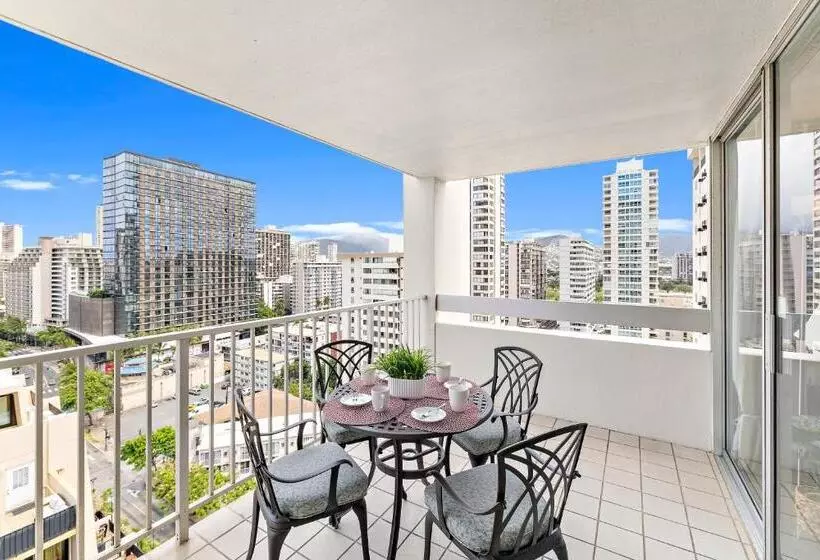Pacific Monarch   1 Br   Ocean And City Views!
