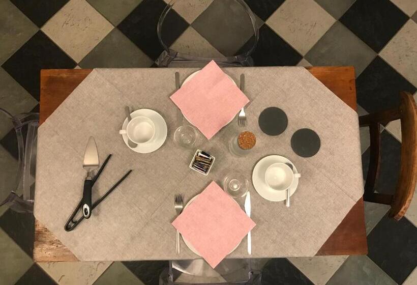 پانسیون Aymon De Challant