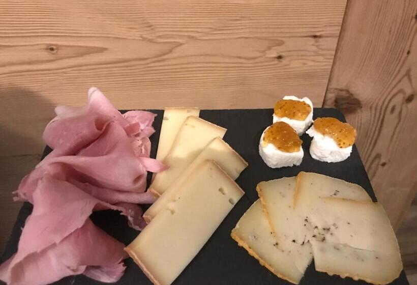 پانسیون Aymon De Challant