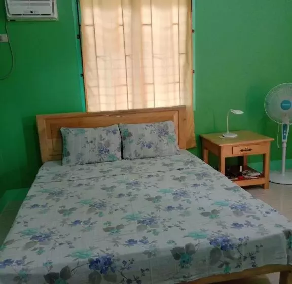 پانسیون Uptown Guesthouse