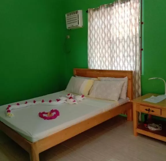 پانسیون Uptown Guesthouse