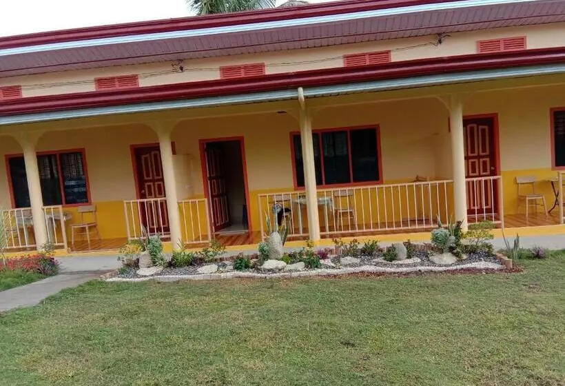 پانسیون Uptown Guesthouse