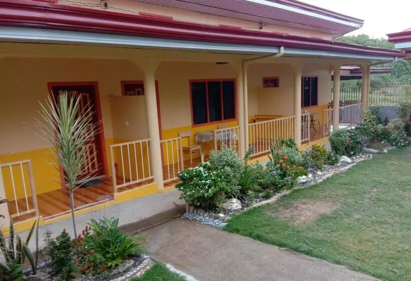 پانسیون Uptown Guesthouse