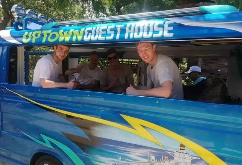 پانسیون Uptown Guesthouse