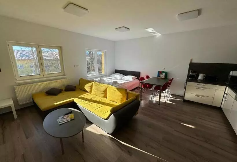 Hotelli Wellness & Spa Apartments Lipno Frymburk