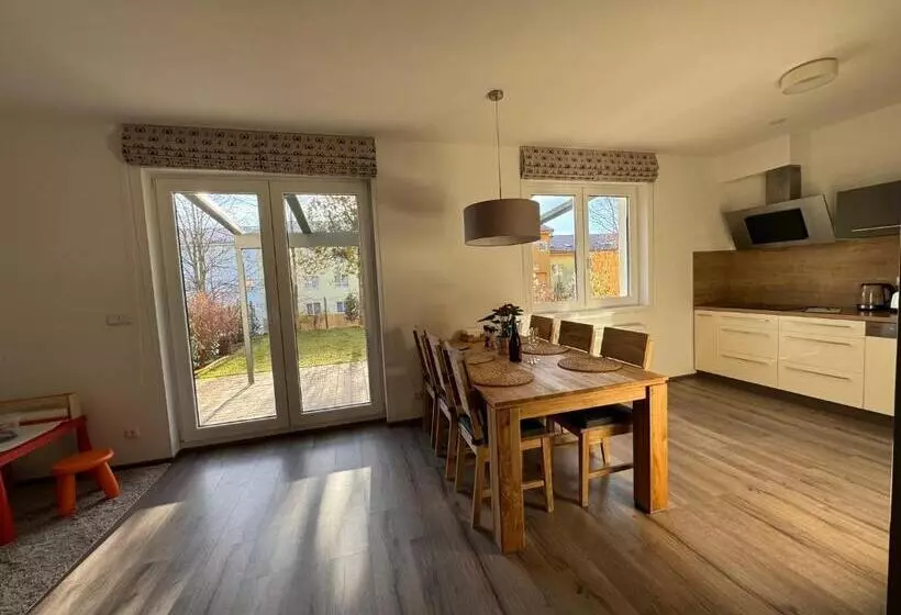Hotelli Wellness & Spa Apartments Lipno Frymburk